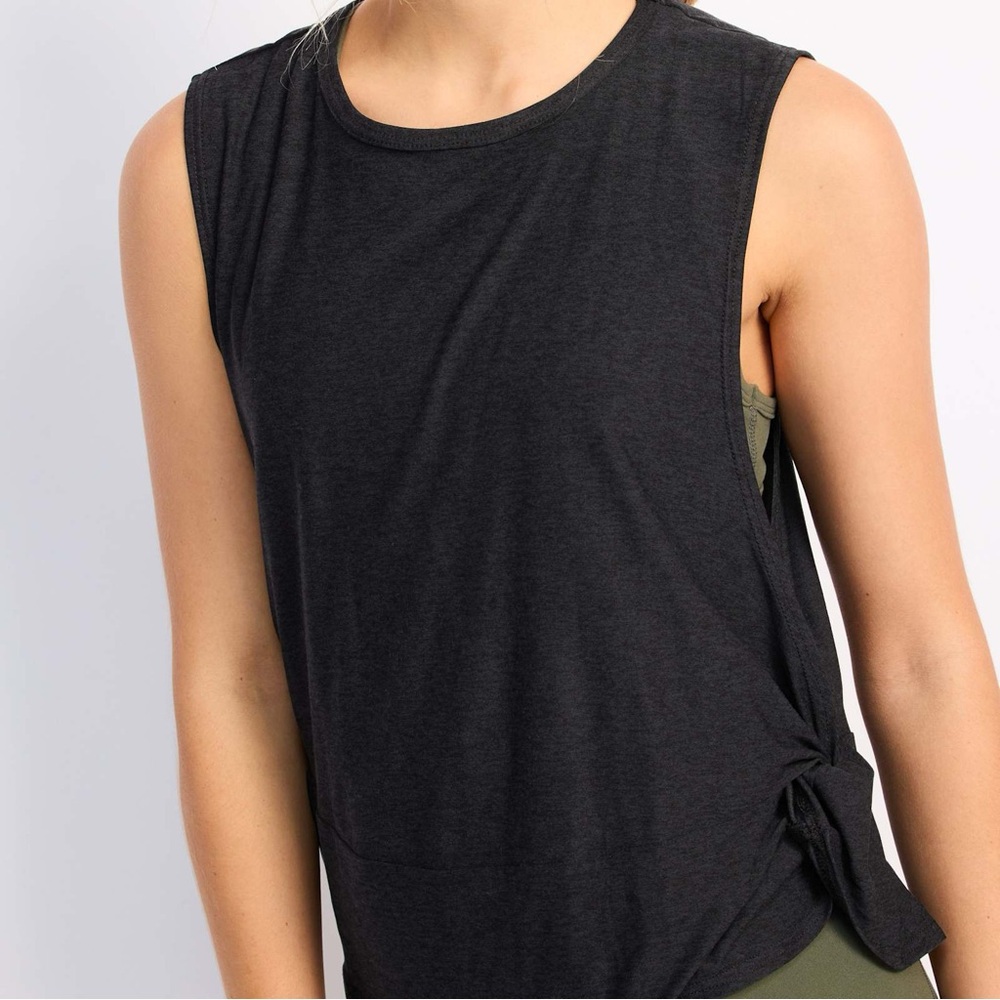 Beyond Yoga Featherweight Side Note Tank Top Darkest Night Gray M Twist UPF 20 - Picture 7 of 9